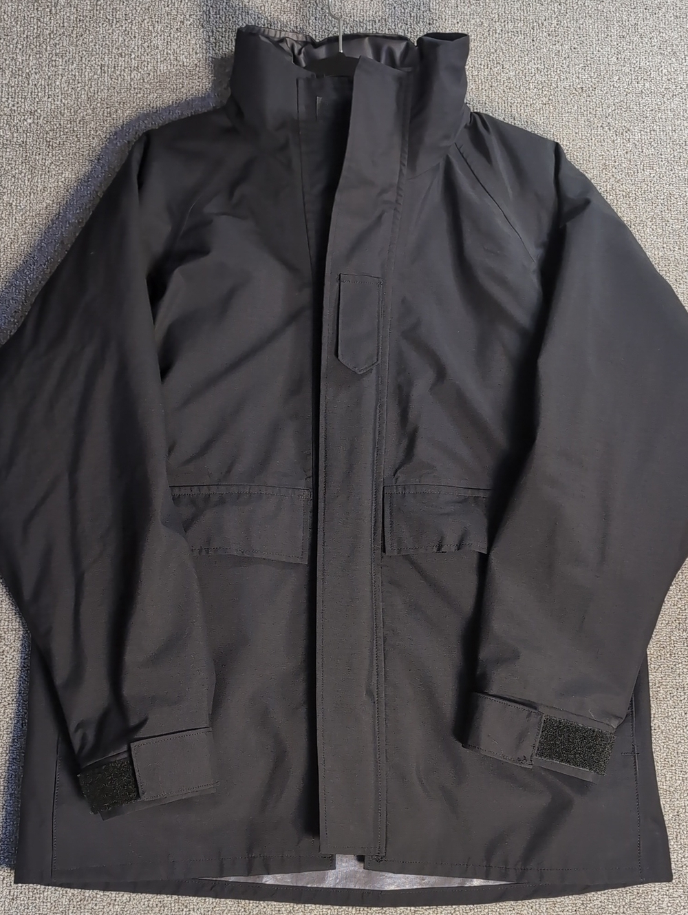 U.S. Military Cold Weather Parka With Liner Med-Regular Waterproof ECWCS